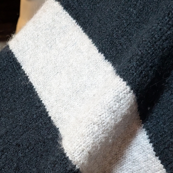 Magaschoni Black Light Gray Striped Alpaca Wool Blend Knit Sweater Cozy Soft Med - Picture 9 of 13